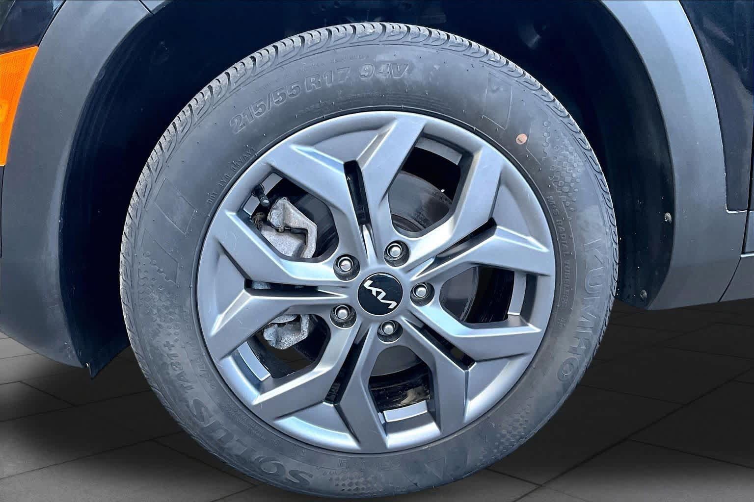 Used 2024 Kia Seltos S AWD/4WD image 11