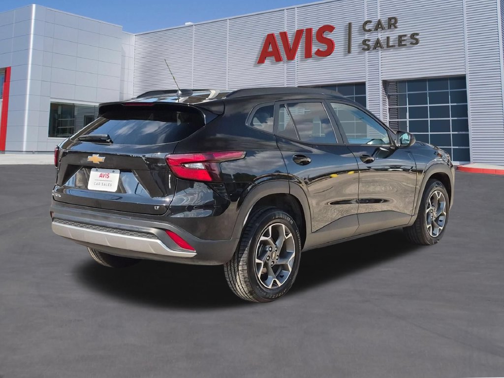 Used 2026 Chevrolet Trax LT FWD image 6