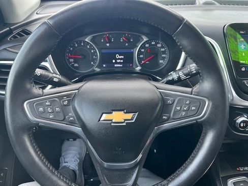 Used 2022 Chevrolet Equinox Premier AWD/4WD image 9