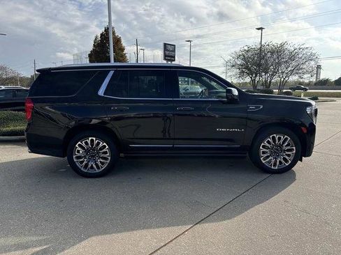 Used 2024 GMC Yukon Denali Ultimate AWD/4WD image 4