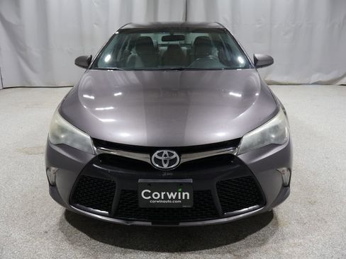 Used 2015 Toyota Camry SE FWD image 7