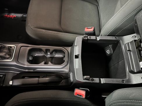 Certified 2021 Jeep Wrangler Unlimited Sport image 31