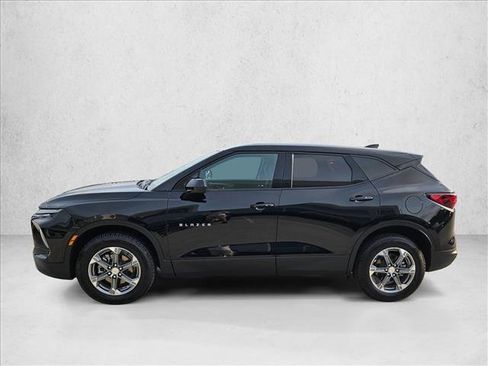 Used 2025 Chevrolet Blazer LT AWD/4WD image 9