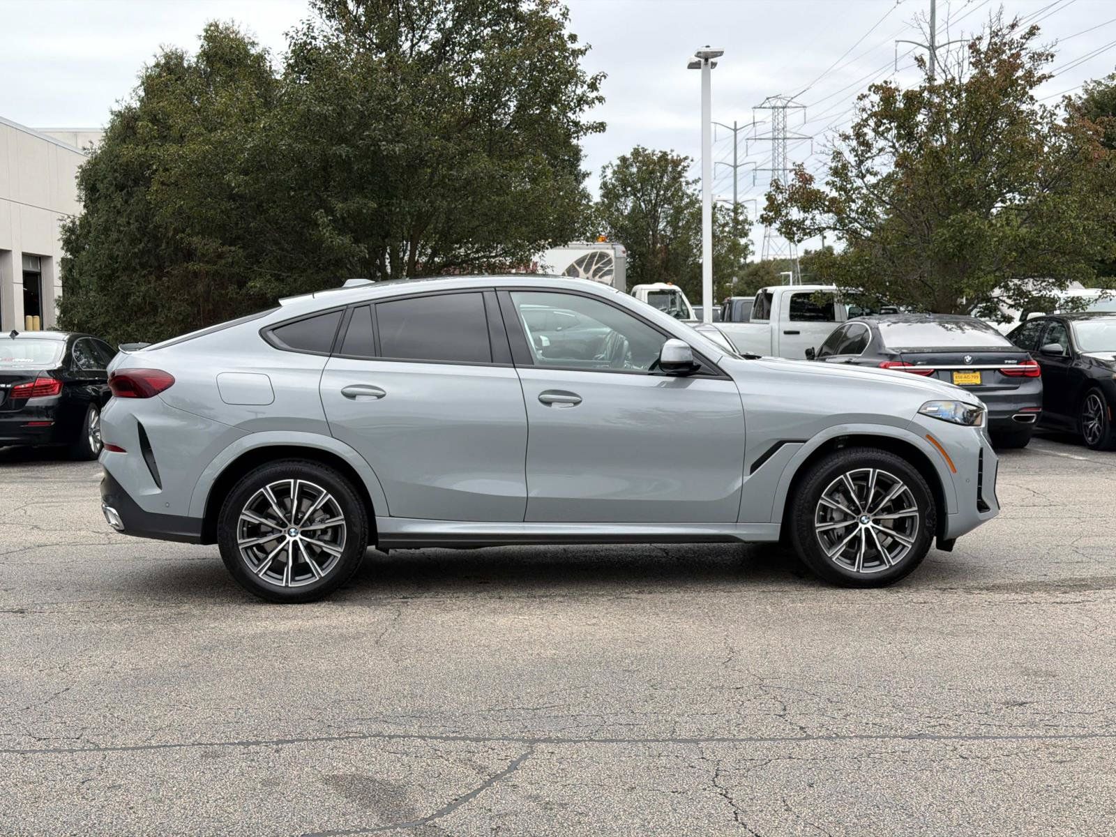 Certified 2026 BMW X6 xDrive40i AWD/4WD image 4