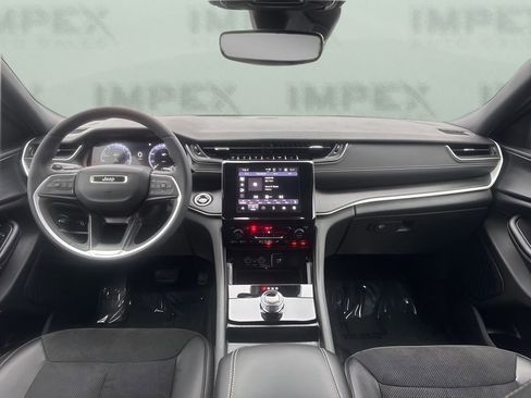 Used 2024 Jeep Grand Cherokee L Altitude image 13