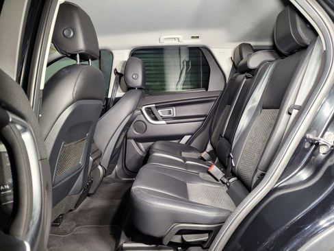 Used 2017 Land Rover Discovery Sport SE image 30