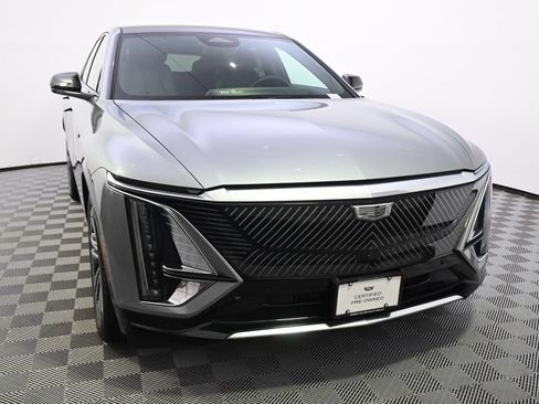 Certified 2024 Cadillac Lyriq Luxury AWD/4WD image 8