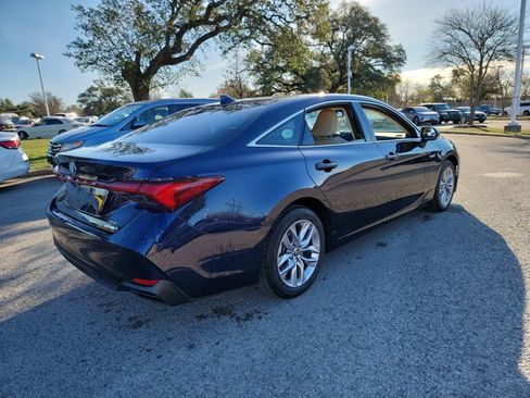 Used 2021 Toyota Avalon XLE image 5