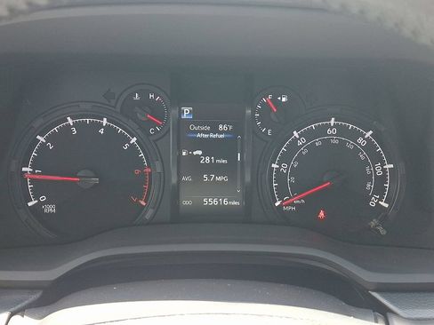 Certified 2021 Toyota 4Runner SR5 Premium w/ Moonroof Package AWD/4WD image 21