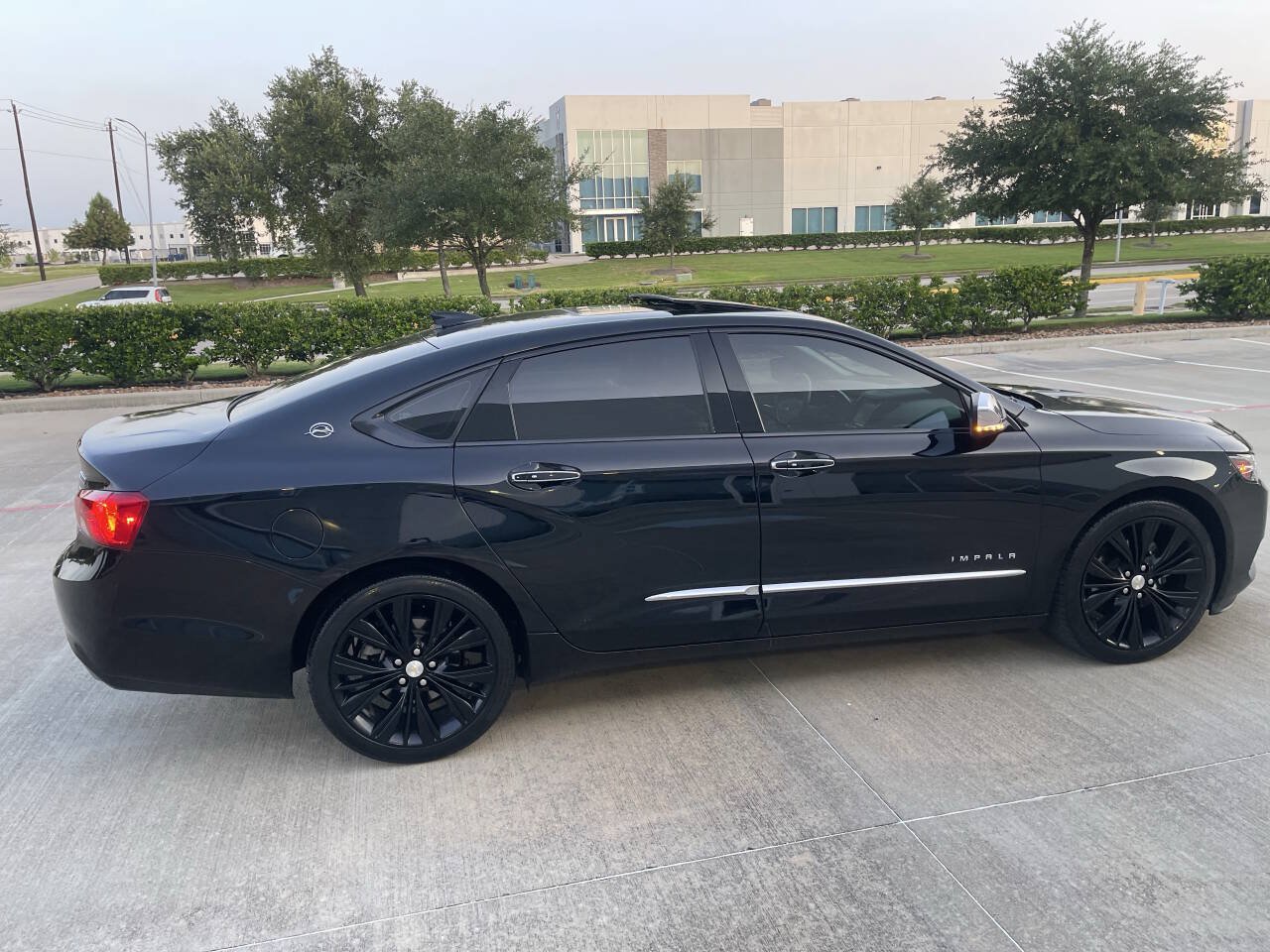 Used 2018 Chevrolet Impala Premier w/ Premier Confidence Package FWD image 22