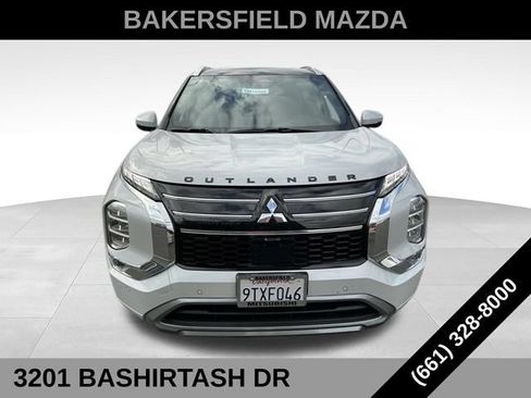 Used 2025 Mitsubishi Outlander SEL FWD image 3