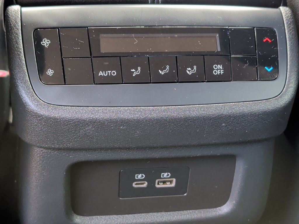 Used 2024 Nissan Pathfinder SV AWD/4WD image 32