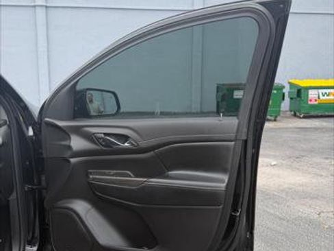 Used 2019 GMC Acadia SLT FWD image 13