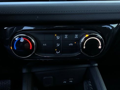 Used 2025 Chevrolet TrailBlazer LT image 24