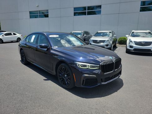 Used 2022 BMW 750i xDrive w/ Luxury Rear Seating Package AWD/4WD image 9