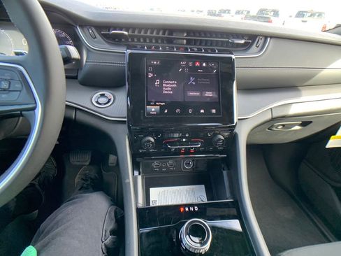 New 2026 Jeep Grand Cherokee L 4WD image 19