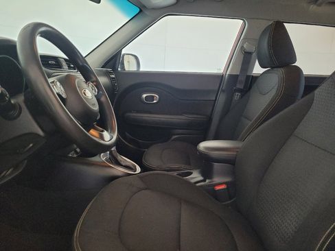 Used 2014 Kia Soul + FWD image 17