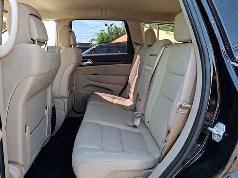 Used 2021 Jeep Grand Cherokee Laredo AWD/4WD image 10