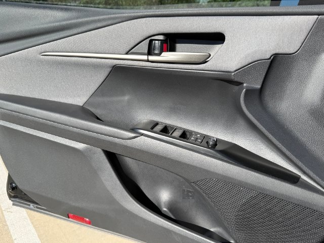 Used 2025 Toyota Camry LE FWD image 21
