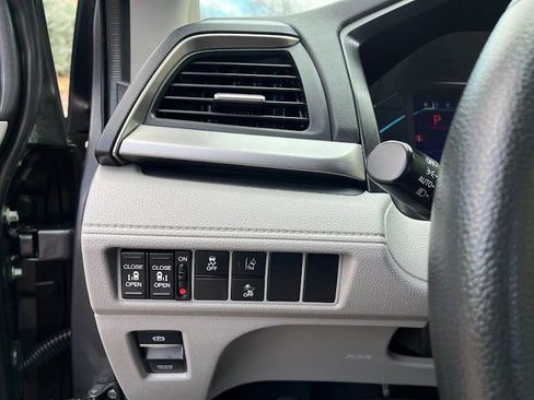 Used 2019 Honda Odyssey EX image 11