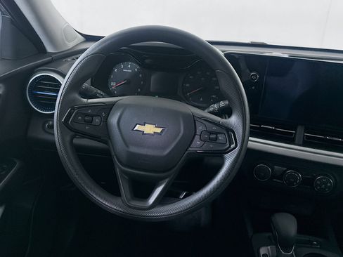 Used 2026 Chevrolet Trax LS w/ Driver Confidence Package FWD image 18