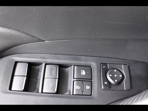 Used 2024 Toyota RAV4 XLE FWD image 17
