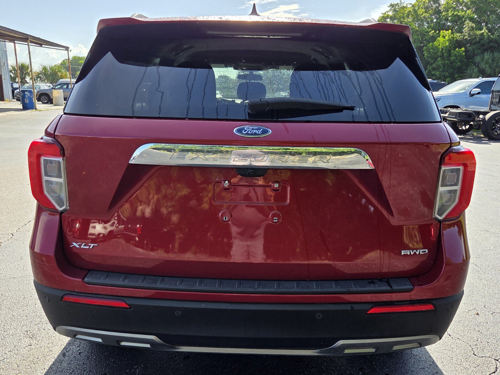 Used 2023 Ford Explorer XLT w/ Equipment Group 202A AWD/4WD image 4