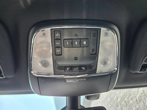Used 2019 Jeep Grand Cherokee Limited w/ Trailer Tow Group IV AWD/4WD image 22