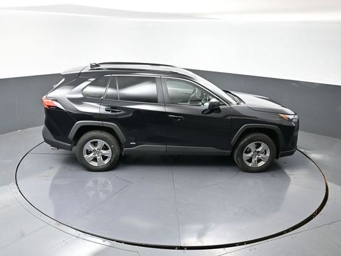 Used 2025 Toyota RAV4 LE image 40