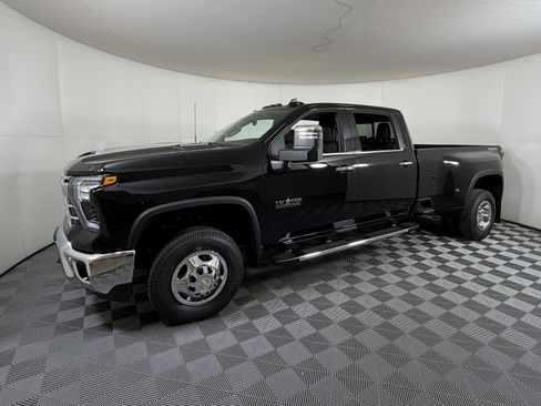 New 2026 Chevrolet Silverado 3500 LTZ image 2