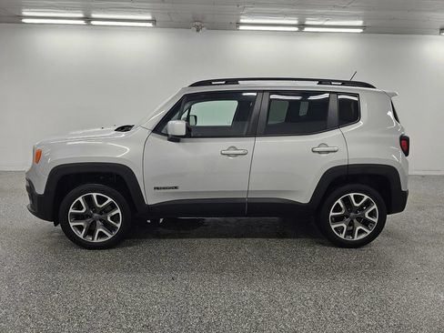 Used 2015 Jeep Renegade Latitude AWD/4WD image 9