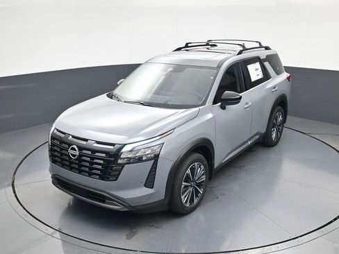 New 2026 Nissan Pathfinder Platinum AWD/4WD image 1