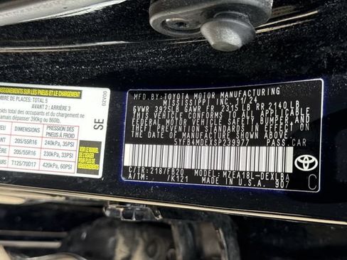 Used 2025 Toyota Corolla LE FWD image 33