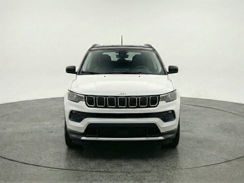 Used 2025 Jeep Compass Limited AWD/4WD image 2
