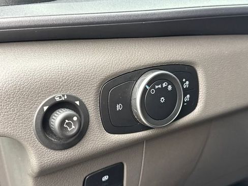 Used 2023 Ford Transit 350 XLT image 26