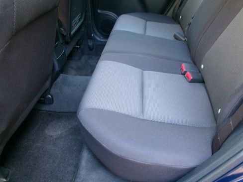 Used 2006 Pontiac Vibe w/ Security Package image 38