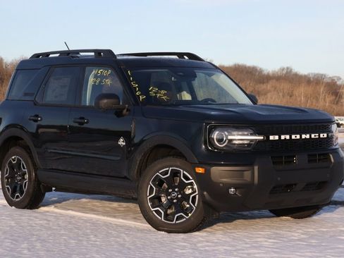 New 2025 Ford Bronco Sport Outer Banks w/ Outer Banks Tech Package+ AWD/4WD image 2
