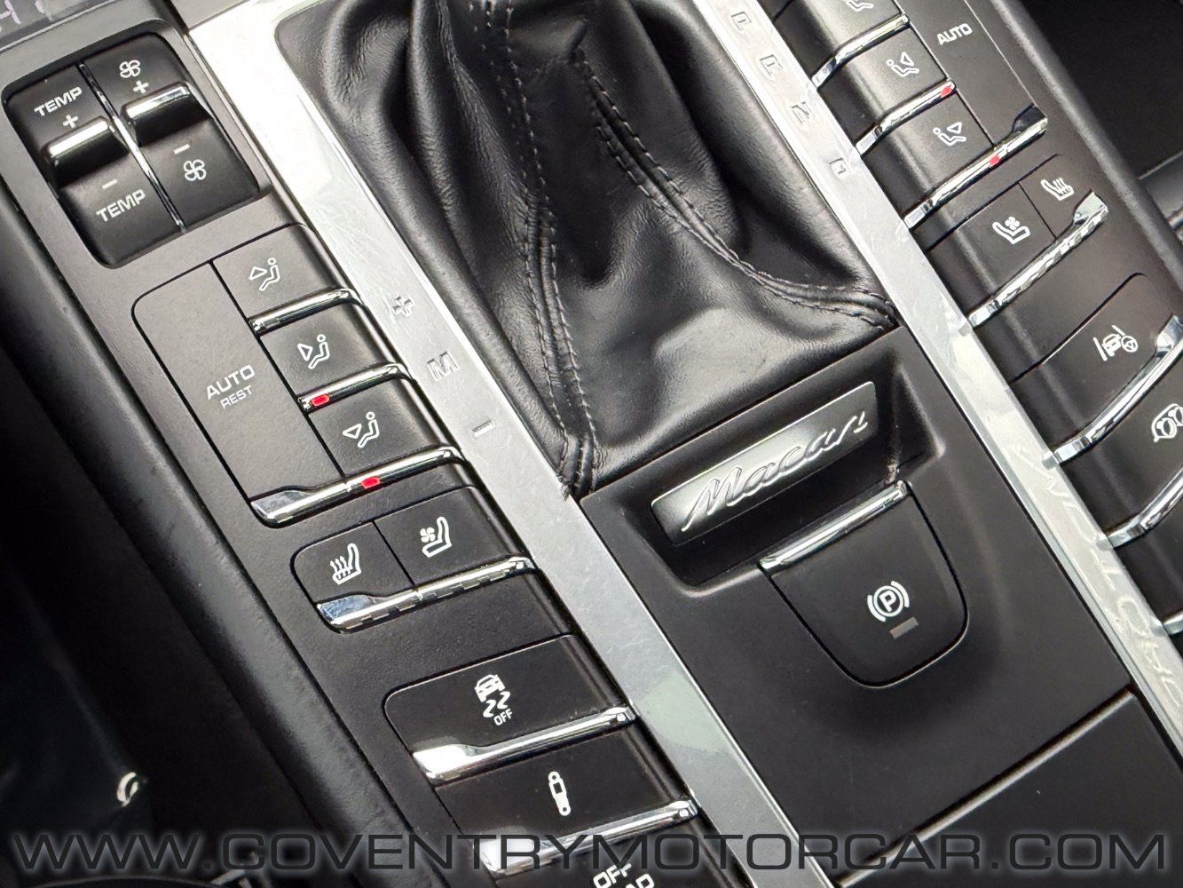 Used 2020 Porsche Macan Turbo AWD/4WD image 30