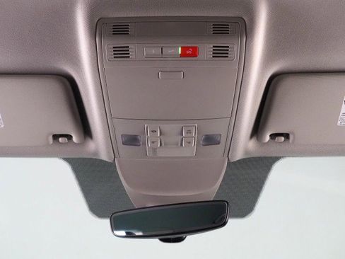 Used 2024 Volkswagen Taos SE image 55