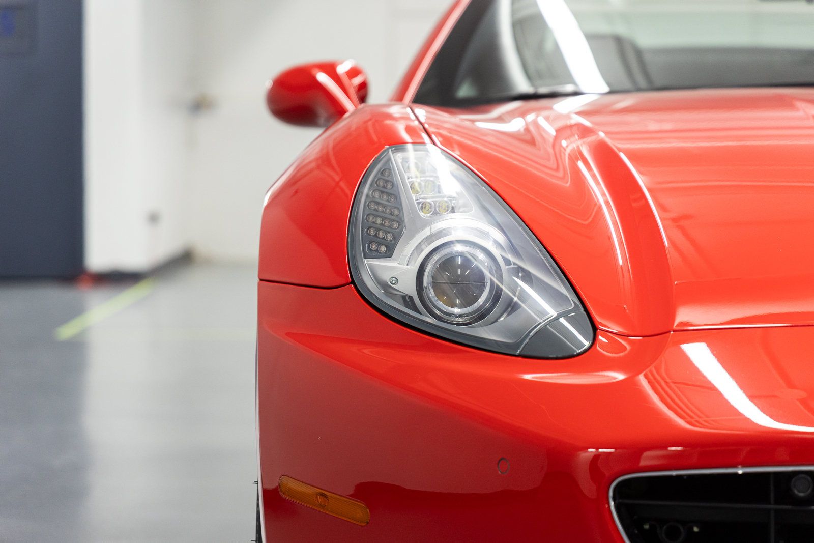 Used 2011 Ferrari California RWD image 12