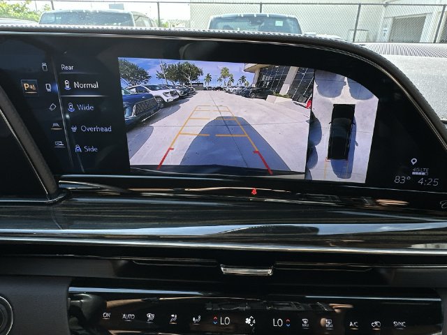 Used 2024 Cadillac Escalade Premium Luxury AWD/4WD image 24