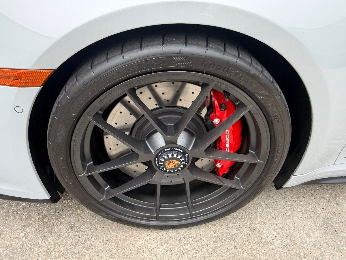 Used 2025 Porsche 911 Carrera 4 GTS AWD/4WD image 9