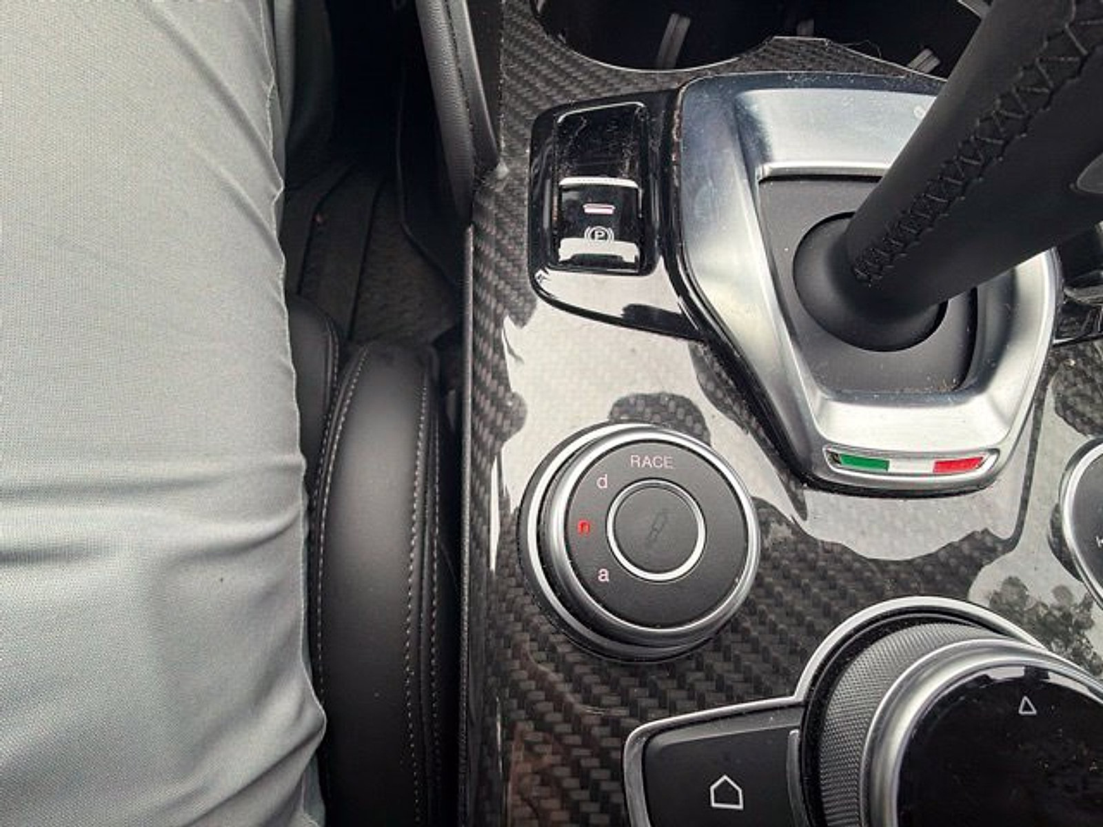 Used 2020 Alfa Romeo Giulia Quadrifoglio RWD image 22