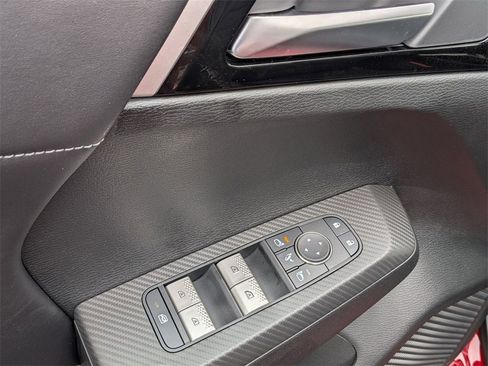 New 2025 Mitsubishi Outlander SE image 15