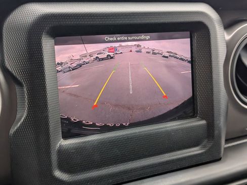 Used 2023 Jeep Wrangler Unlimited w/ Cold Weather Group image 20