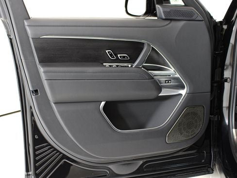 Used 2025 Land Rover Range Rover Long Wheelbase Autobiography AWD/4WD image 29