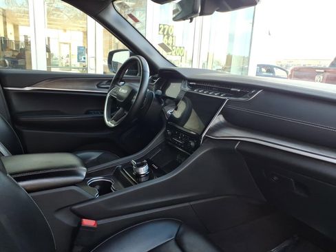 Used 2024 Jeep Grand Cherokee L Limited w/ Luxury Tech Group II image 21