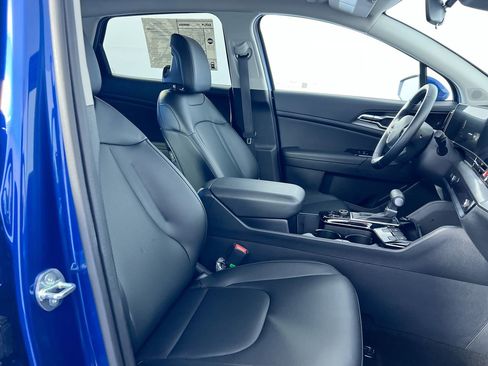 Certified 2025 Kia Sportage EX image 27