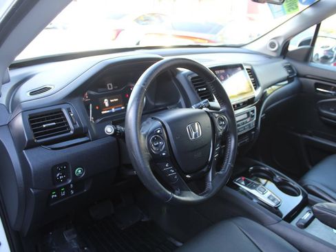 Used 2018 Honda Pilot Touring image 21