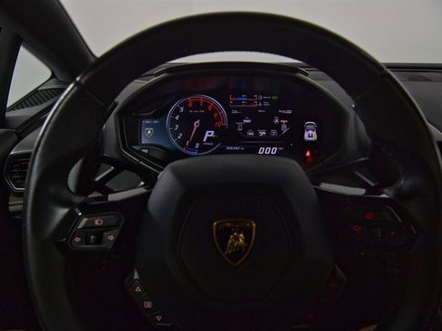 Used 2017 Lamborghini Huracan LP 610-4 AWD/4WD image 19
